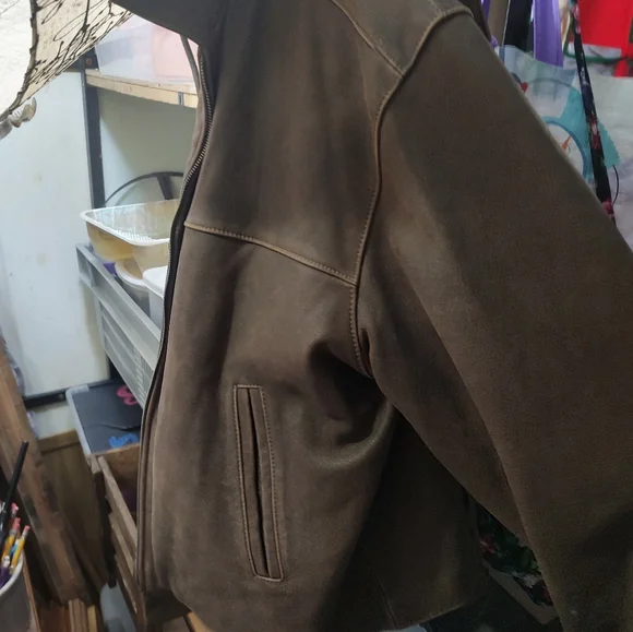 St. Johns Bay genuine leather jacket - Picture 4 of 9